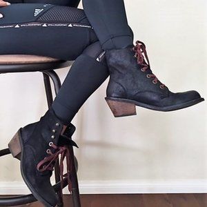 Dolce vita lace up black suede ankle booties. Size 6.  Great condition!